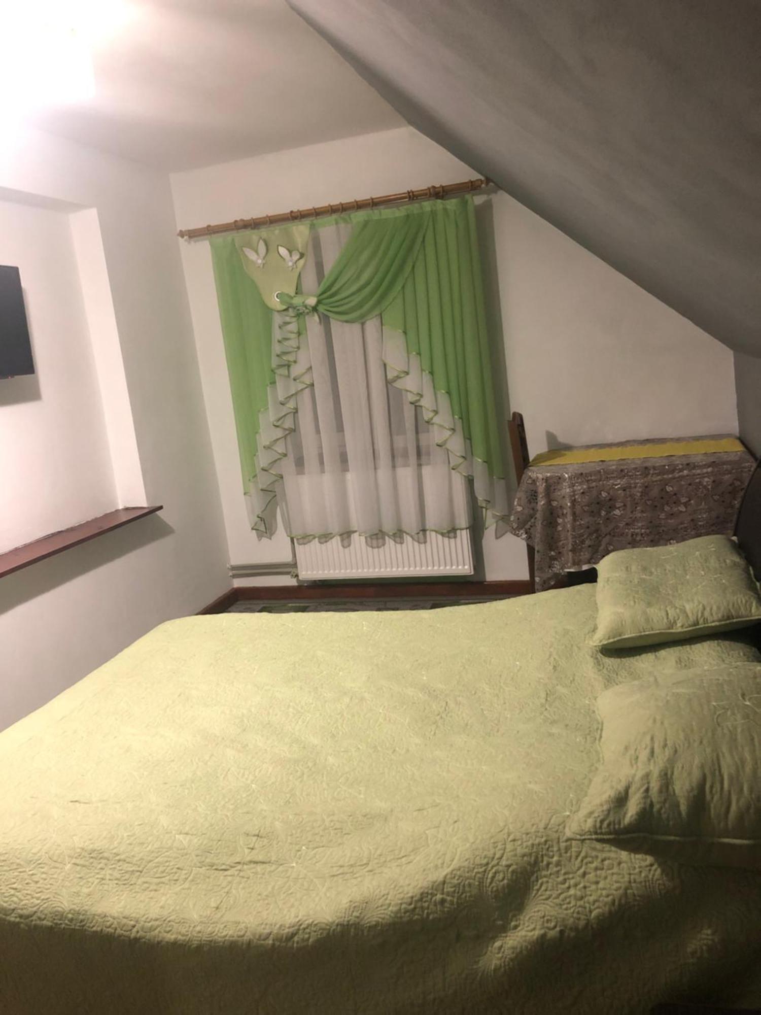 Біля Комори Pilipets Exterior photo