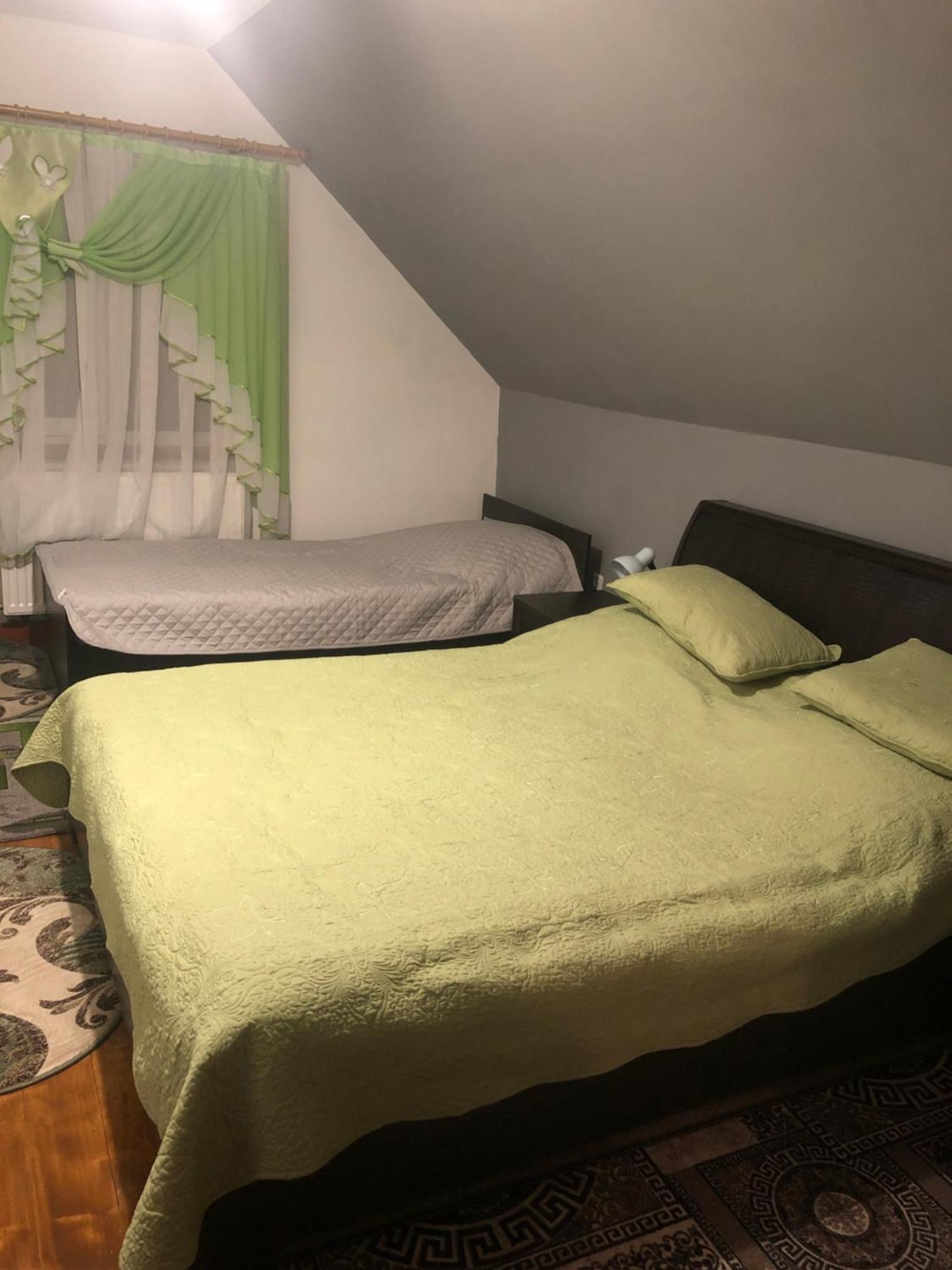 Біля Комори Pilipets Exterior photo