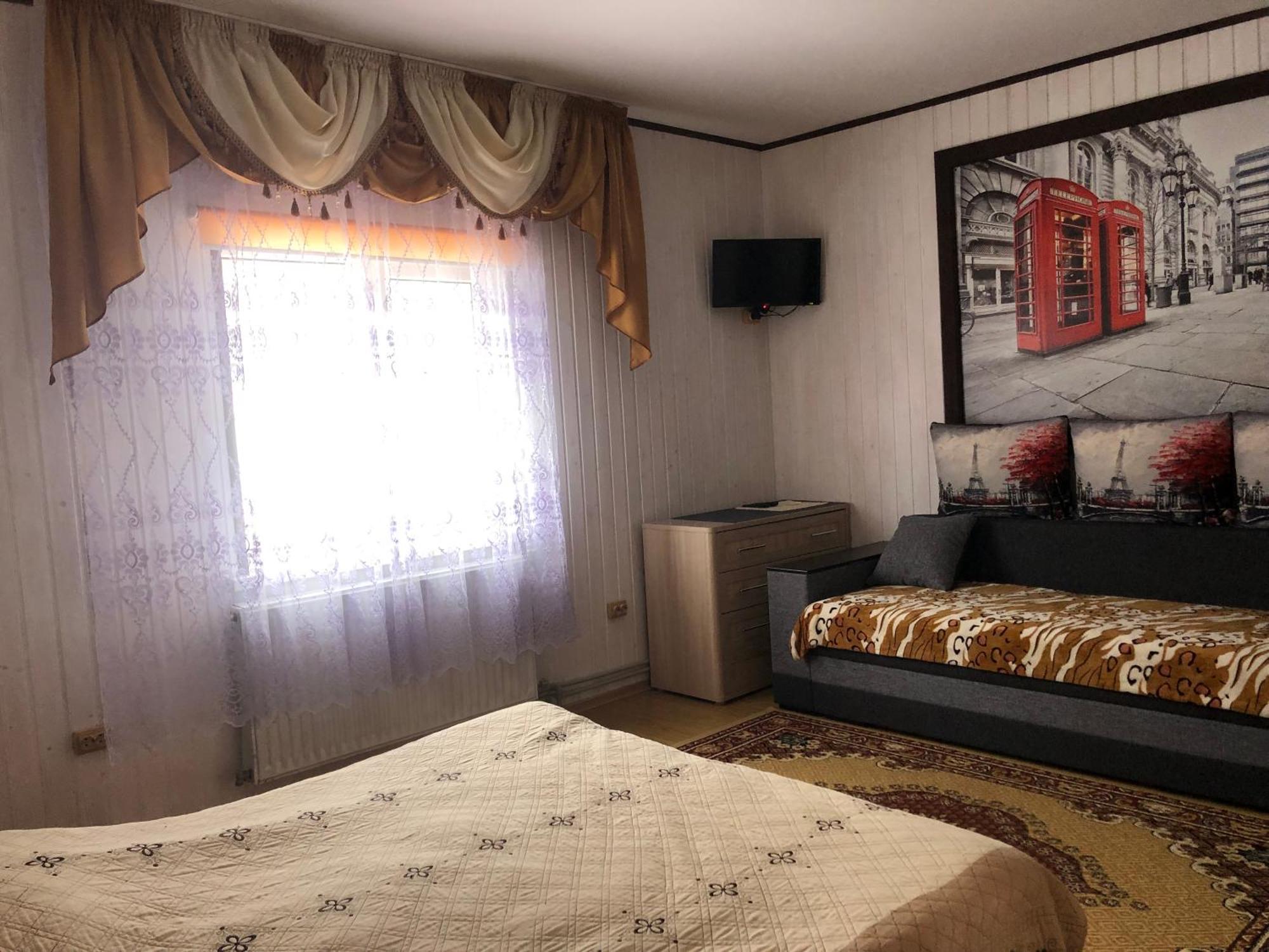 Біля Комори Pilipets Exterior photo